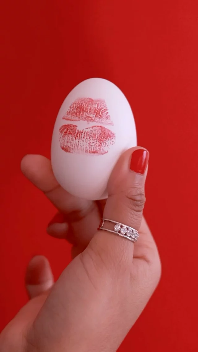 Le vrai trésor de Pâques c’est elle, notre bague MERVEILLEUSE en or blanc de la collection Hula Hoop.

#labruneetlablonde #hulahoop #madeinfrance #diamantnu #pâques